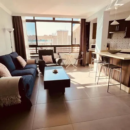 Apartment Renovated Near The Sea