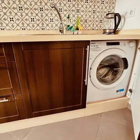 Renovated Near The Sea Apartment *